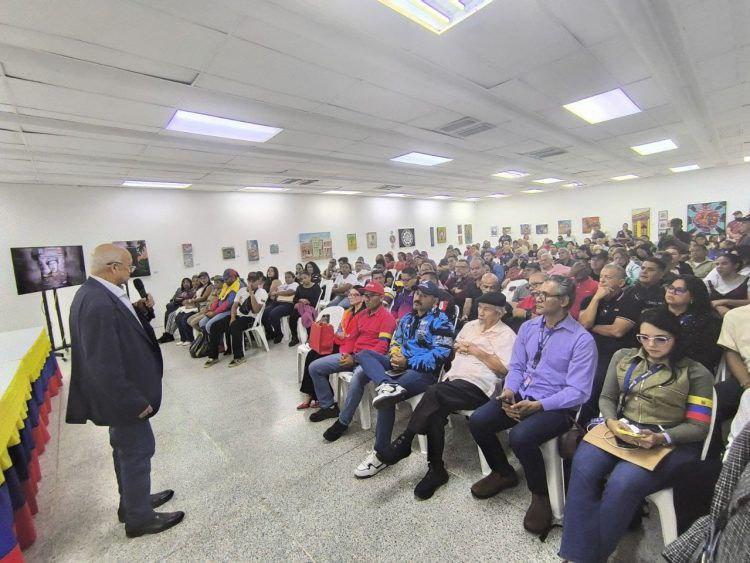 Maracaibo conmemoró el 4F con masivo foro de reflexión histórica