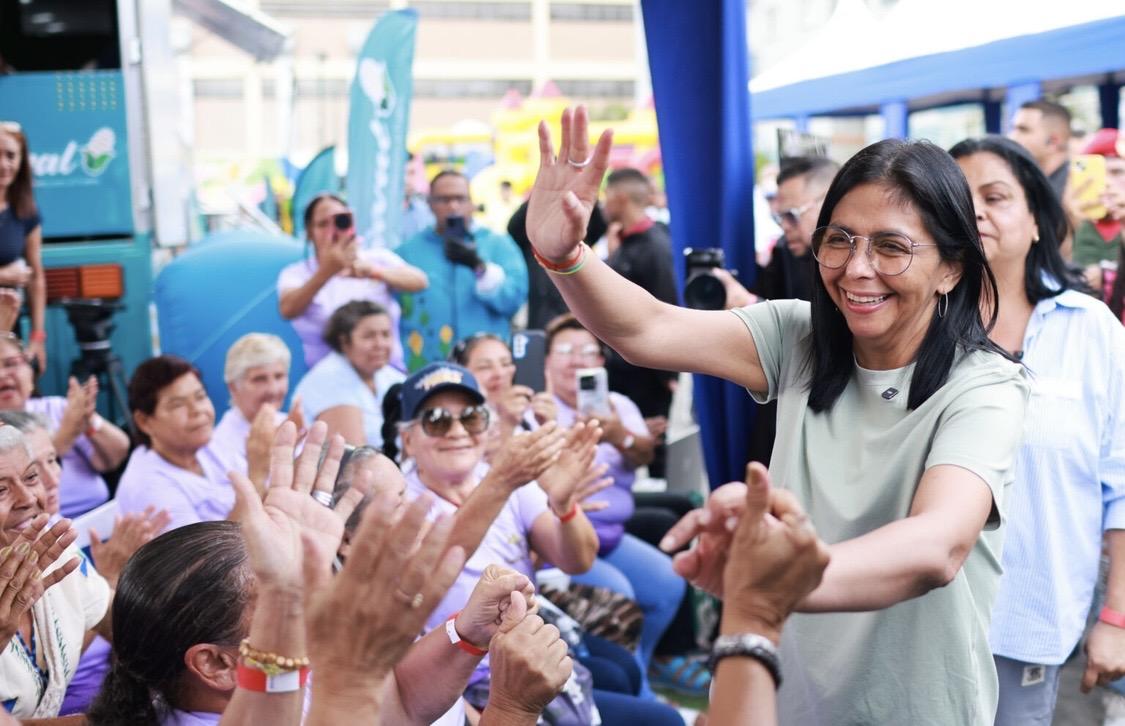 Presidenta encargada Delcy Rodríguez despliega en Los Cortijos jornada social y económica
