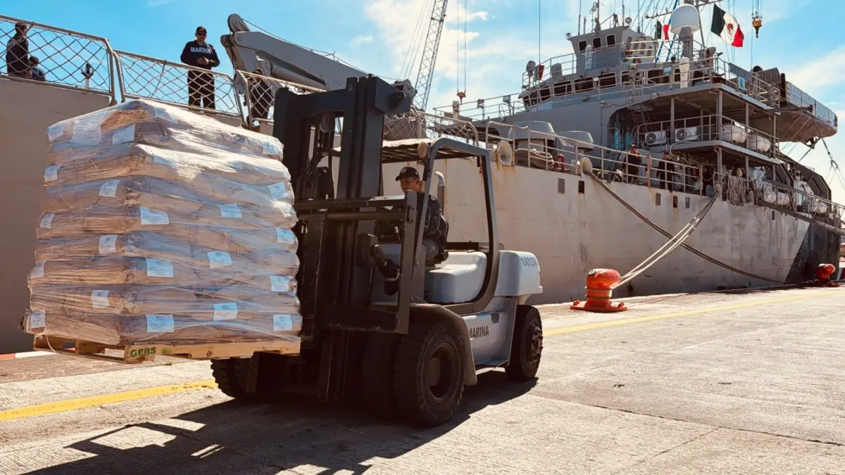 Dos buques zarpan desde México con ayuda humanitaria para Cuba