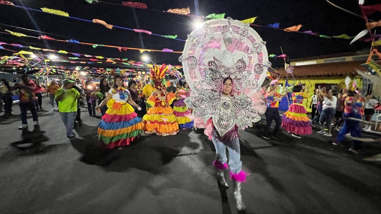 “Fantasía Caribeña” llenó de color y alegría calles de Maturín