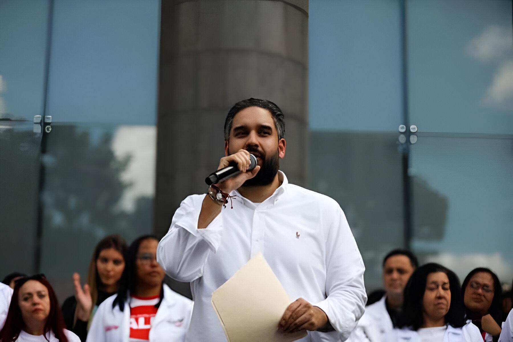 President Nicolás Maduro held telephone conversation with his son