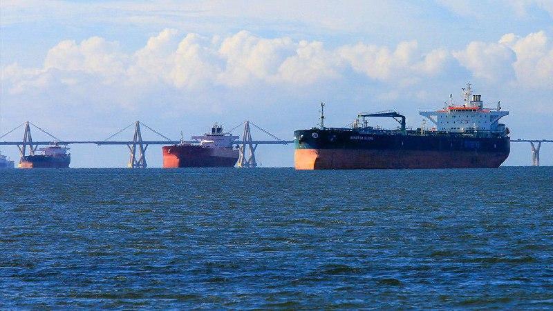 EE.UU. abre una ventana para comercializar crudo venezolano a Cuba