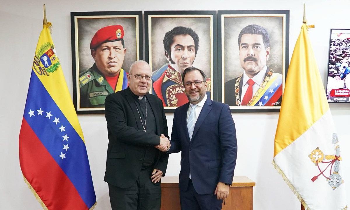 Canciller Gil recibe al nuncio apostólico para dialogar sobre protección de la paz