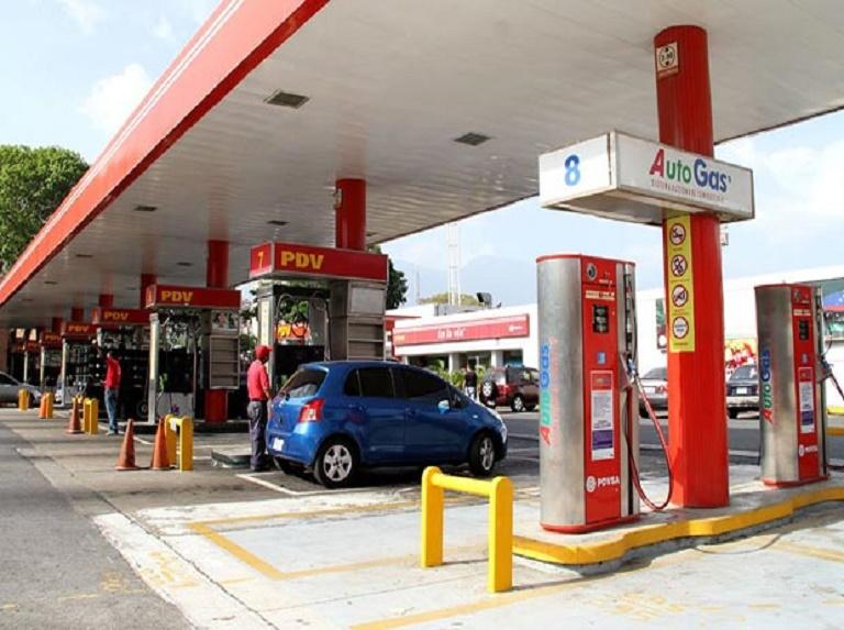 Pdvsa inicia distribución de gasolina súper premium