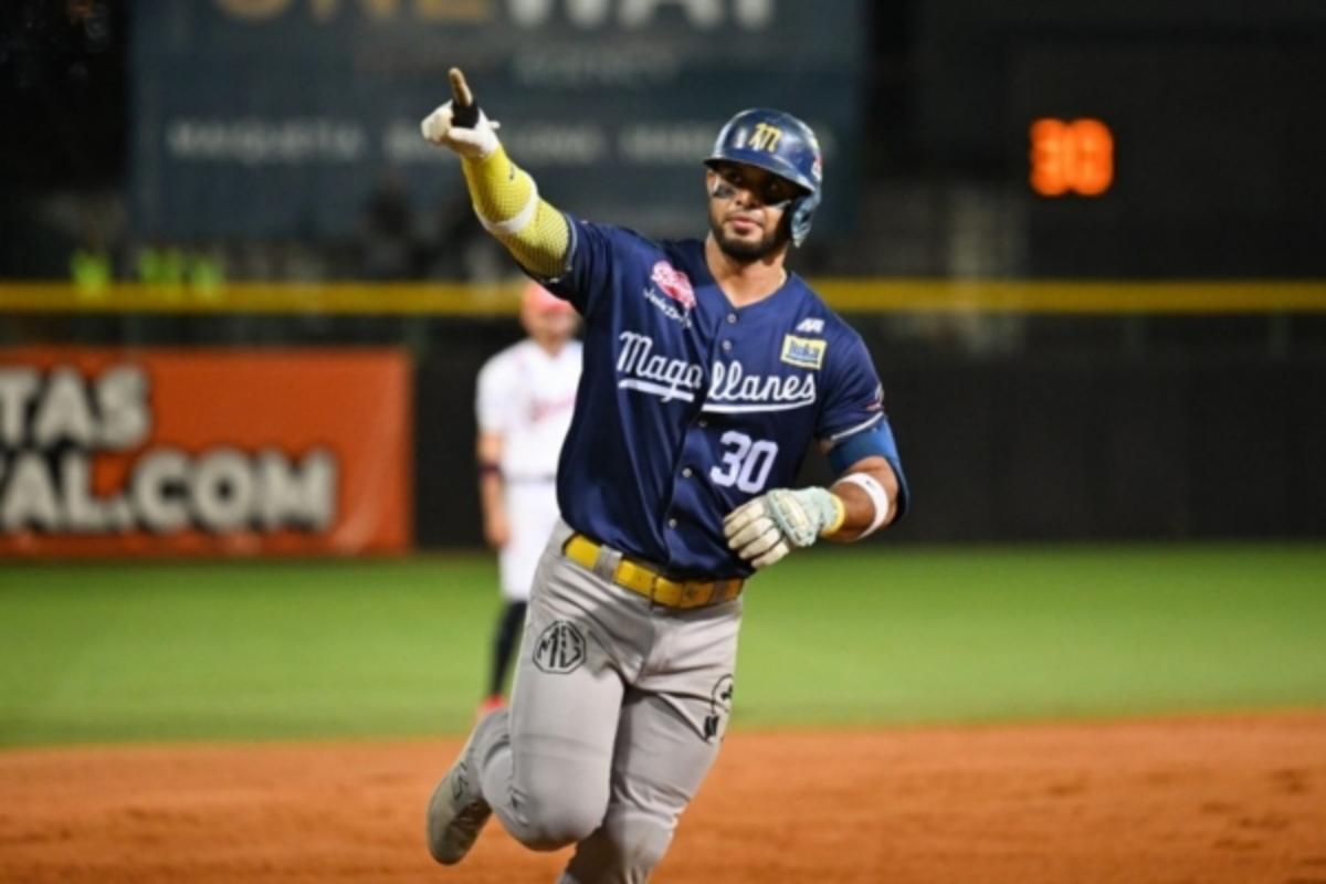 Magallanes más cerca de la gloria tras derrotar a Caribes en Valencia