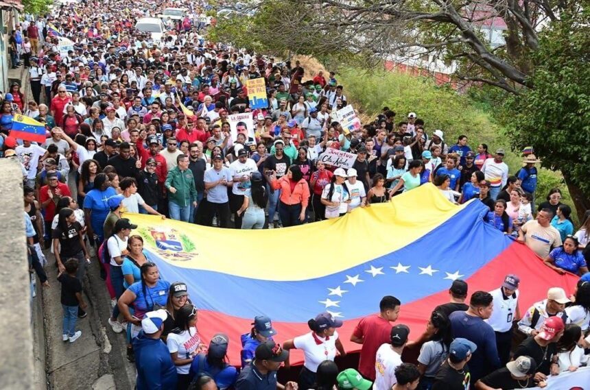 La Guaira se moviliza por la paz y por la liberación de presidente Maduro y diputada Flores