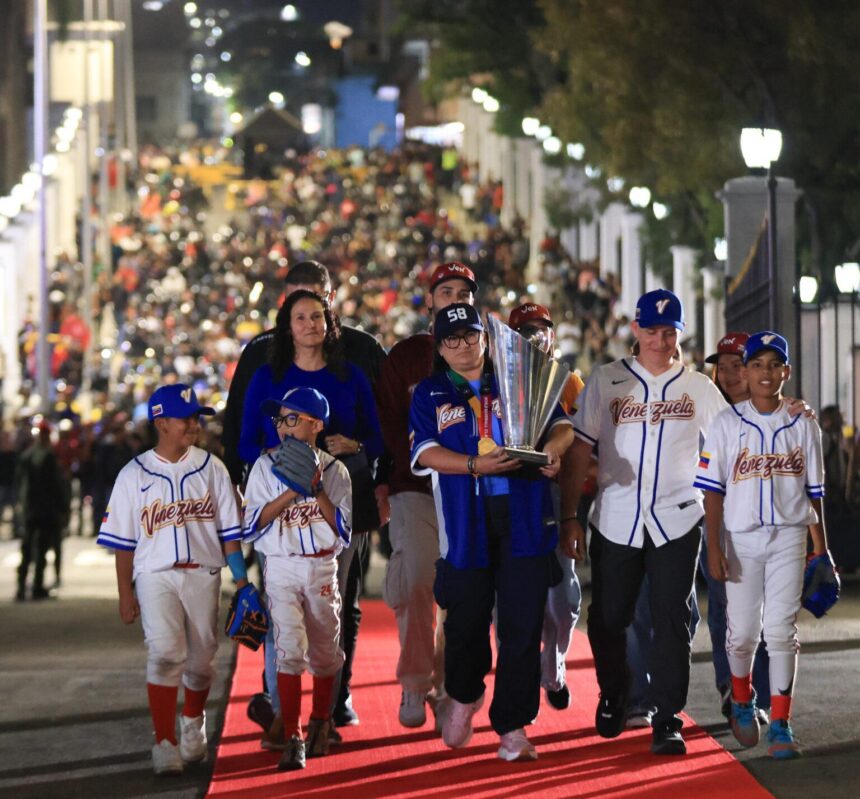 Aprueban dotación especial a más de mil clubes y a las 127 ligas de béisbol menor del país