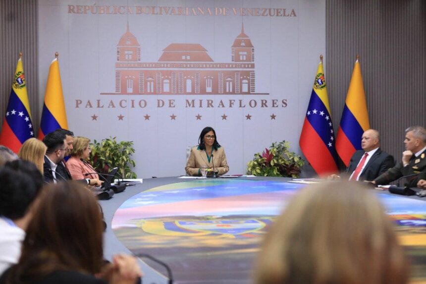 Presidenta (E) Delcy Rodríguez lideró reunión de trabajo entre delegaciones de Venezuela y Colombia