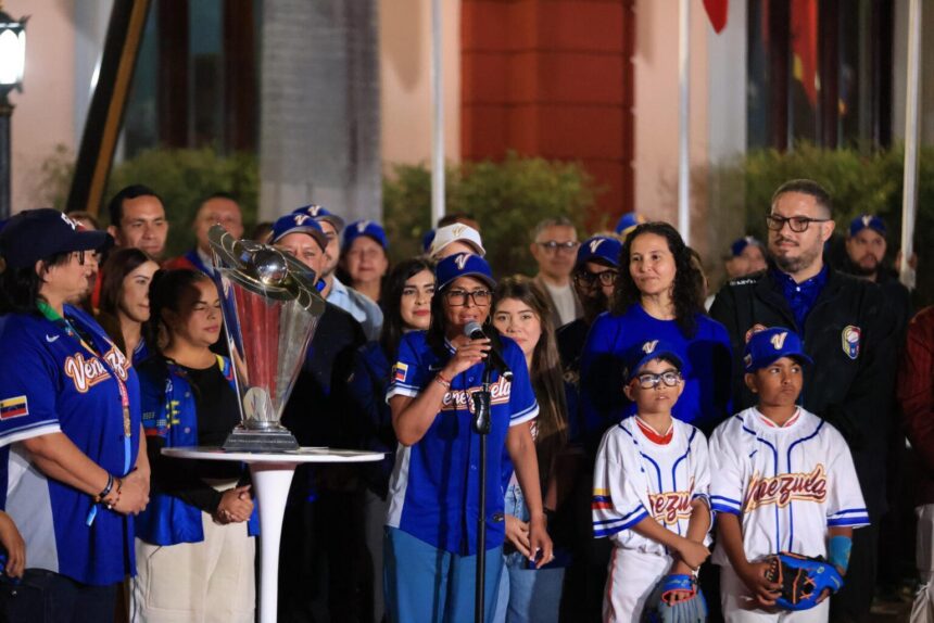 Aprueban creación del Paseo de las Estrellas en la Plaza de la Juventud