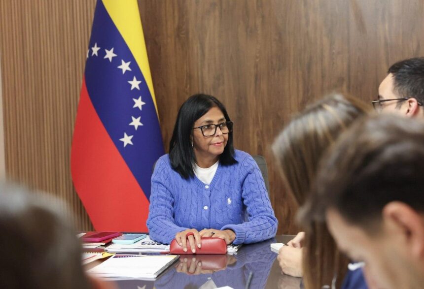 Presidenta (E) Delcy Rodríguez lideró mesa técnica para impulsar desarrollo del sector minero e inversiones extranjeras