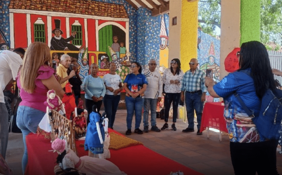En Falcón dieron un homenaje vibrante a los artesanos en su día