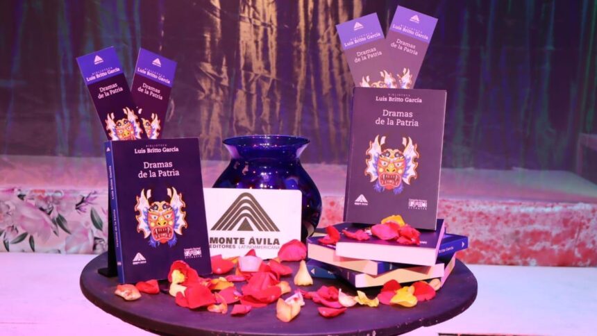 Bautizan libro “Dramas de la Patria” en Día Internacional del Teatro
