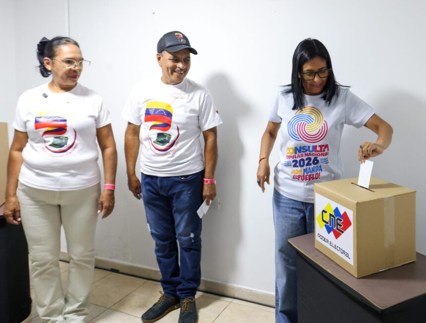 «Sistema electoral venezolano cada día más perfecciona sus mecanismos»: Presidenta (E) Delcy Rodríguez destacó fácil proceso de votación durante simulacro de cara a la Consulta Popular Nacional