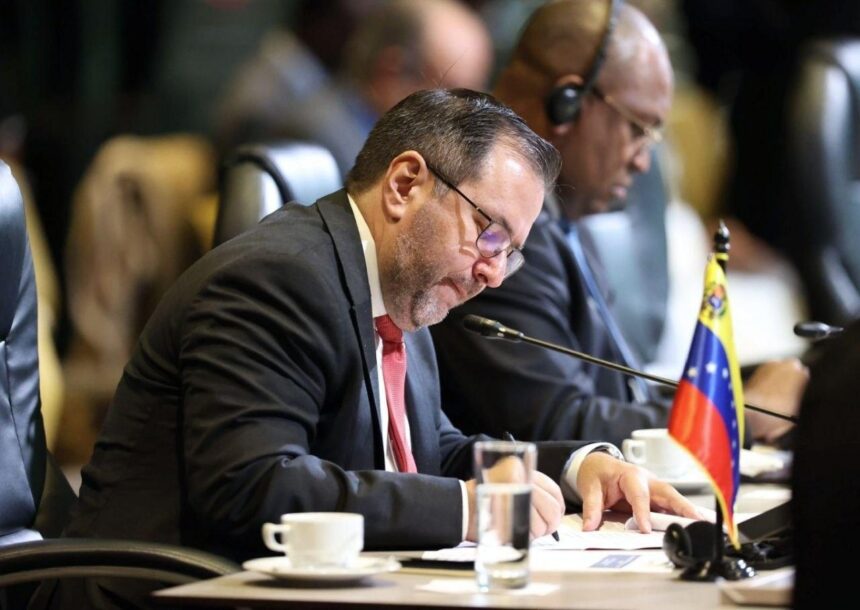 Venezuela llama a consolidar una región libre de sanciones y operaciones militares