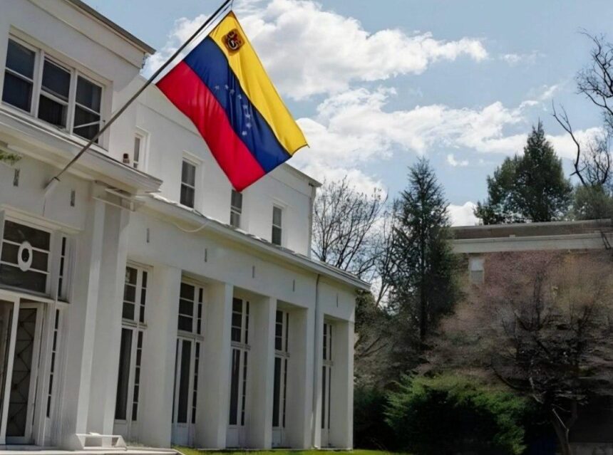 Venezuela recupera sedes diplomáticas en EE. UU.