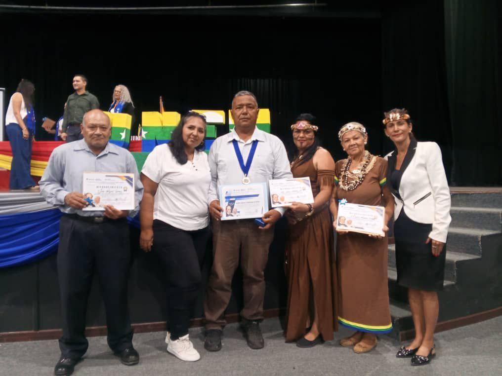 Sabios ancestrales reciben “Orden Maestro Comunal”