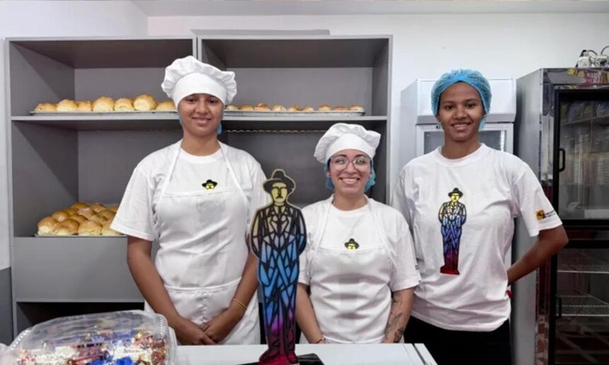 Juventud emprendedora reactiva panadería comunal en la parroquia Sucre de Caracas