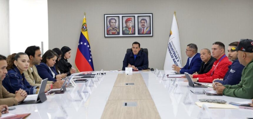 Ministro Luis Villegas encabezó encuentro para consolidar la transformación del aparato productivo del país
