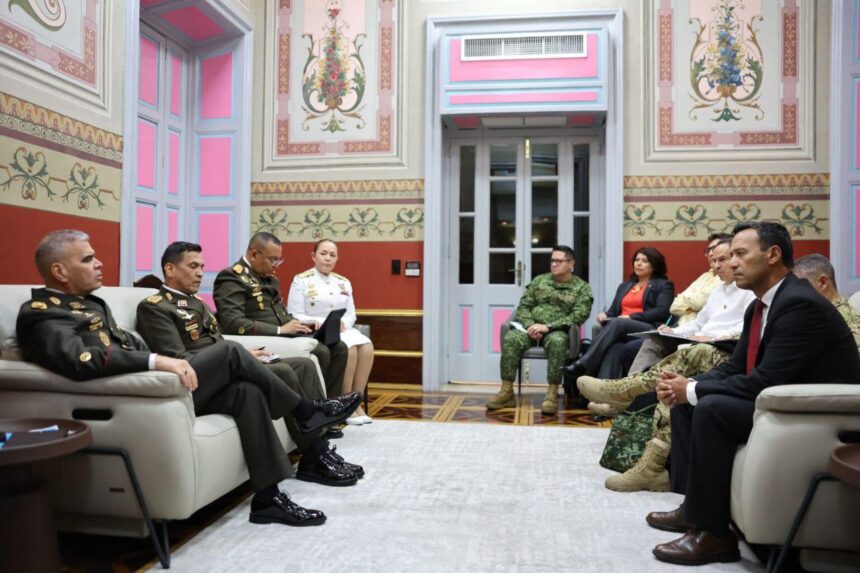Ministros de Venezuela y Colombia avanzan en acuerdos a través de Mesas de Trabajo en seguridad, comercio y energía