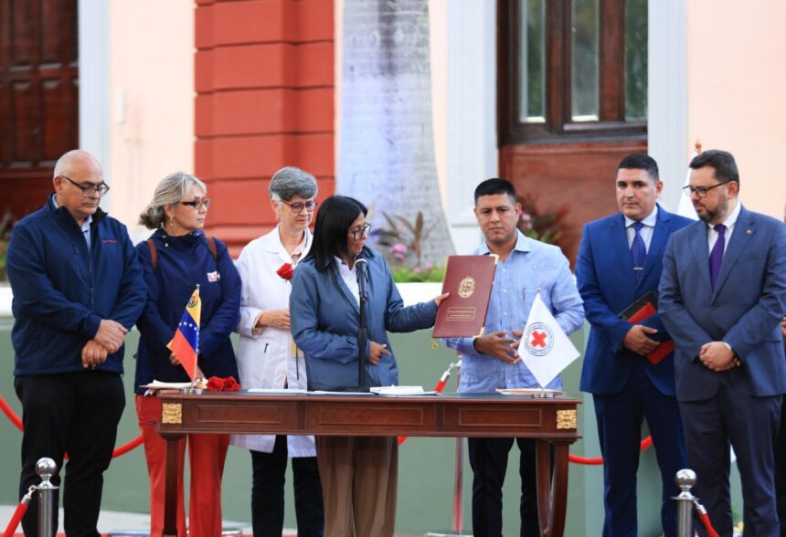 Promulgada la Ley de la Cruz Roja Venezolana en conmemoración por el Día del Médico