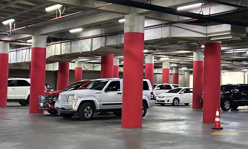 Aplicarán regulaciones a tarifas de estacionamientos después de Semana Santa