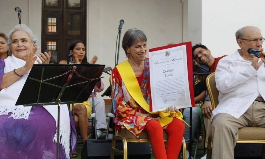 Cecilia Todd recibe Orden Francisco de Miranda por sus aportes culturales a Venezuela