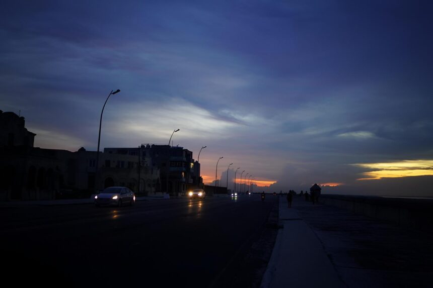 Cuba sufre un apagón total del sistema eléctrico