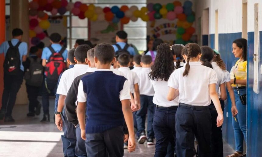 Gobierno suspende clases por júbilo nacional tras triunfo de Venezuela en el Clásico Mundial
