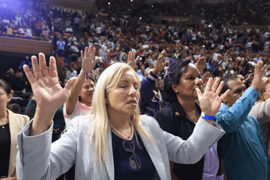 Ejecutivo Nacional pide oraciones por la pareja presidencial en encuentro con el sector evangélico
