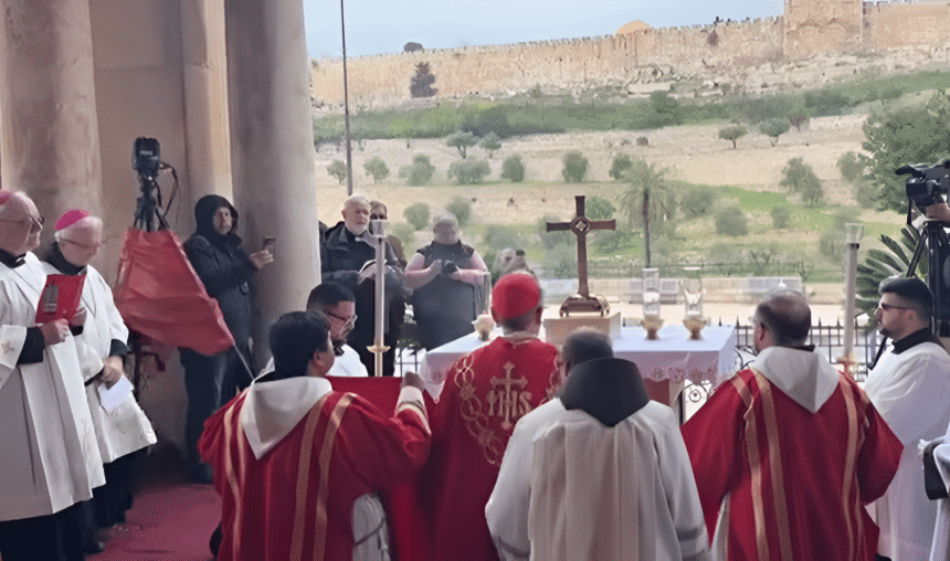 Israel impidió oficiar misa de Domingo de Ramos en el Santo Sepulcro
