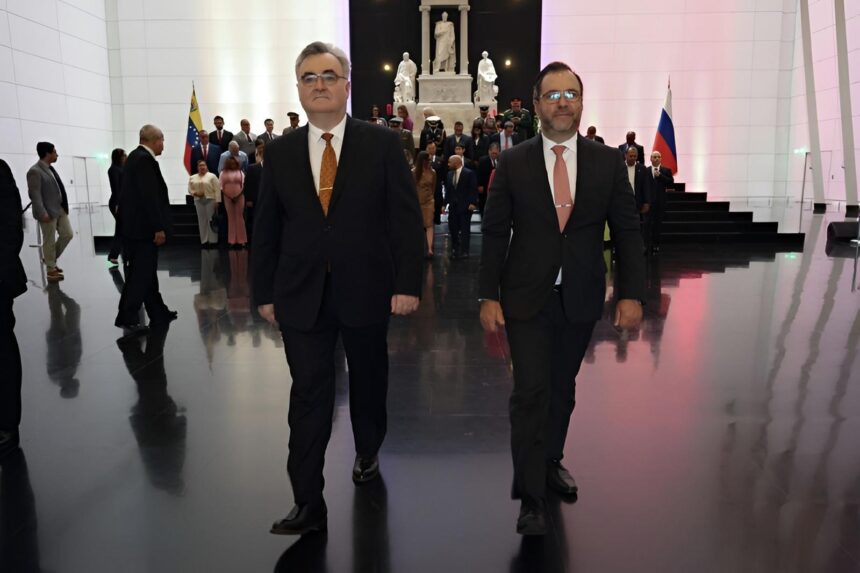 Venezuela y Rusia celebran 81 años de alianza estratégica con ofrenda floral al Libertador Simón Bolívar