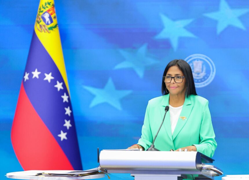 Presidenta (E) Delcy Rodríguez llamó a construir una nueva institucionalidad del Estado