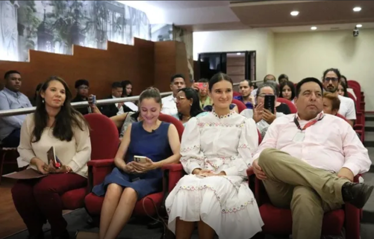 Venezuela participa por primera vez en el evento Dictado Total de ortografía rusa