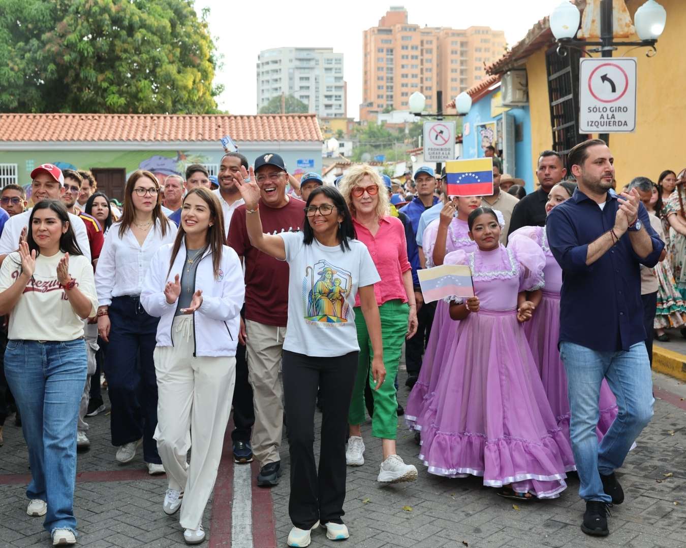 Presidenta (E) Delcy Rodríguez culminó exitosa jornada con caminata hacia el Santuario de la Divina Pastora