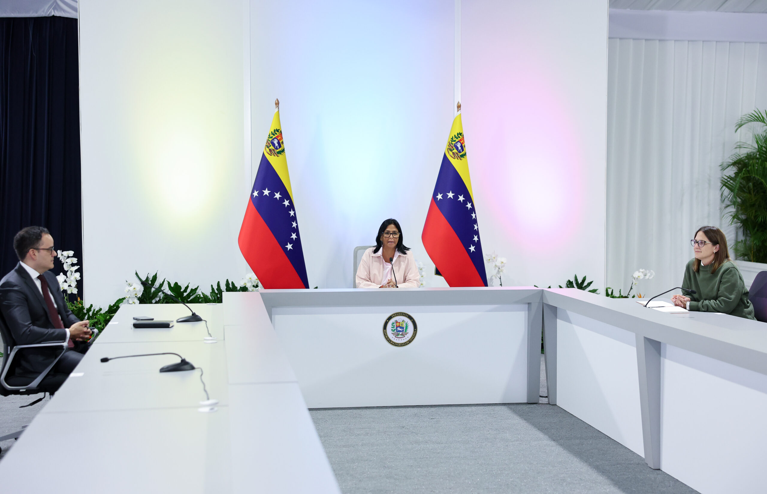 Venezuela agradece a EE.UU. colaboración para normalizar su representación ante el FMI