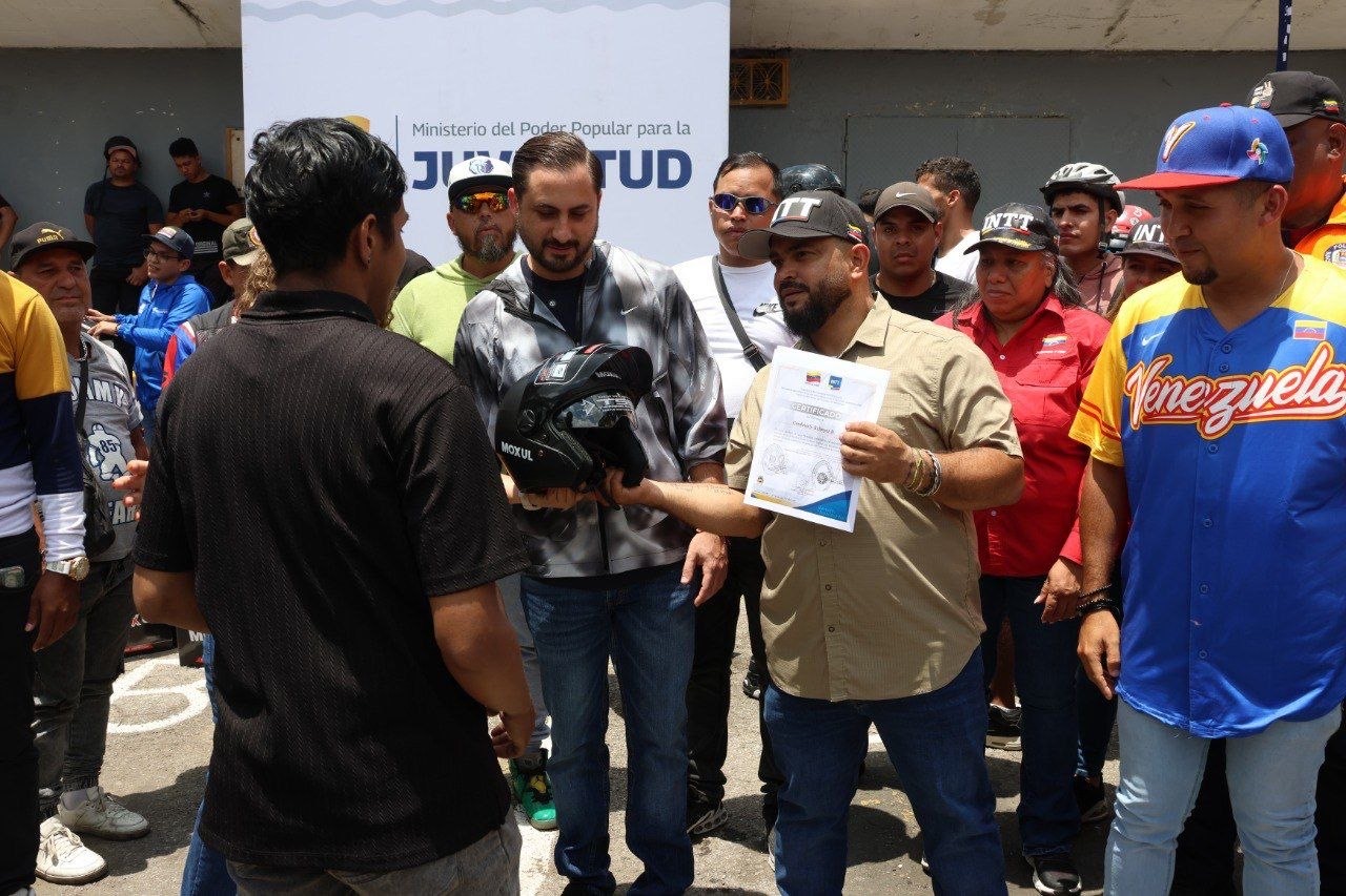 Juventud motorizada es formada en materia de prevención vial y manejo táctico