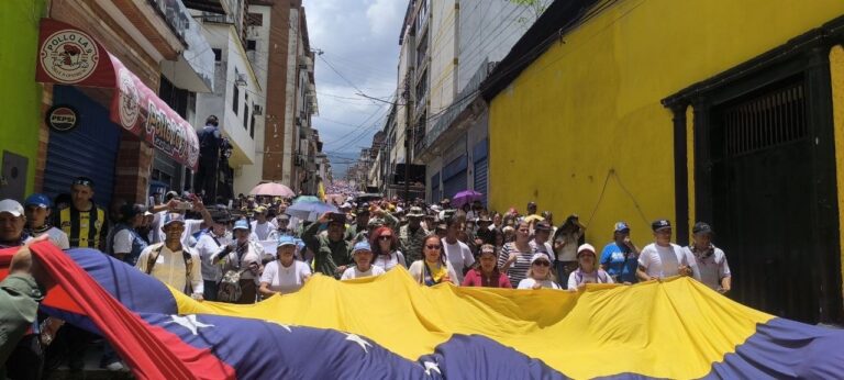 Pueblo tachirense desborda las calles de San Cristóbal en la Gran Peregrinación por una Venezuela sin sanciones y en paz