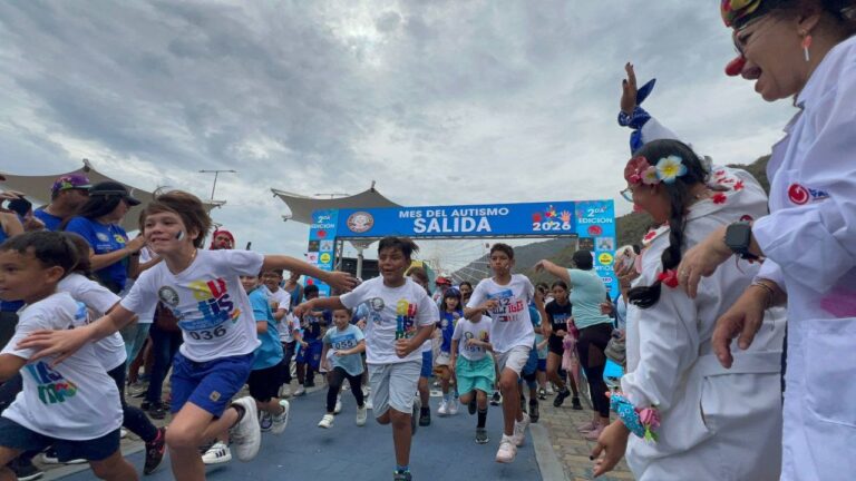 Guaireños celebran “Caminata Azul” para cerrar el mes del autismo