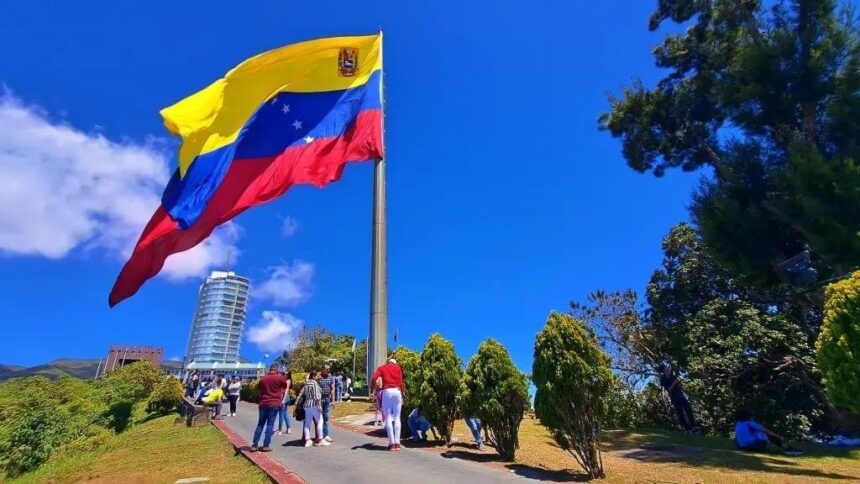 Visitantes disfrutan actividades culturales en Teleférico Warairarepano esta Semana Santa