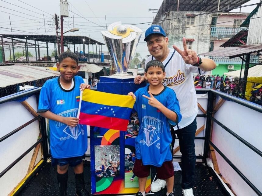 Trofeo del Clásico Mundial de Béisbol llegó a la Guayana Esequiba