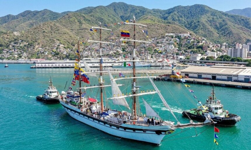 Buque Escuela “Simón Bolívar” engalana las aguas de Dominica tras arribar a la isla caribeña