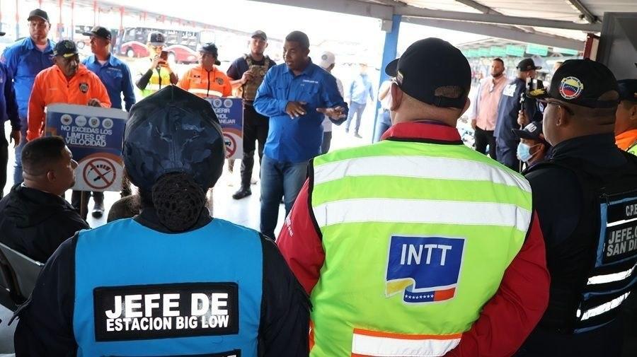 Priorizan atención integral de usuarios y transportistas de Valencia para garantizar feliz retorno 