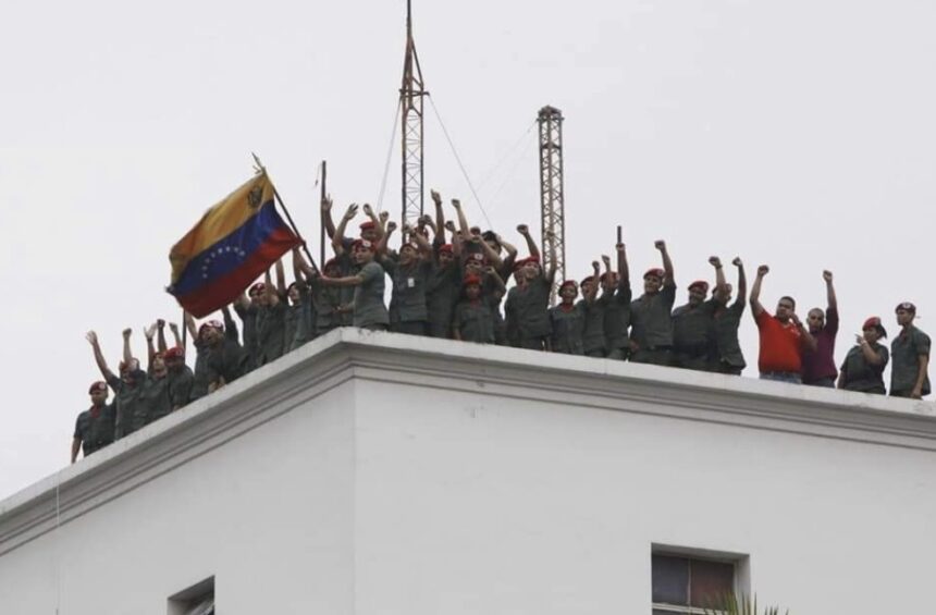Canciller Gil destaca papel del pueblo para restaurar la democracia tras acontecimientos del 11 de abril
