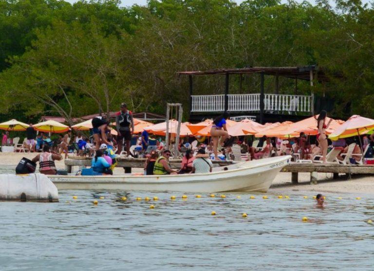 Familias venezolanas visitaron playas de Miranda esta Semana Santa