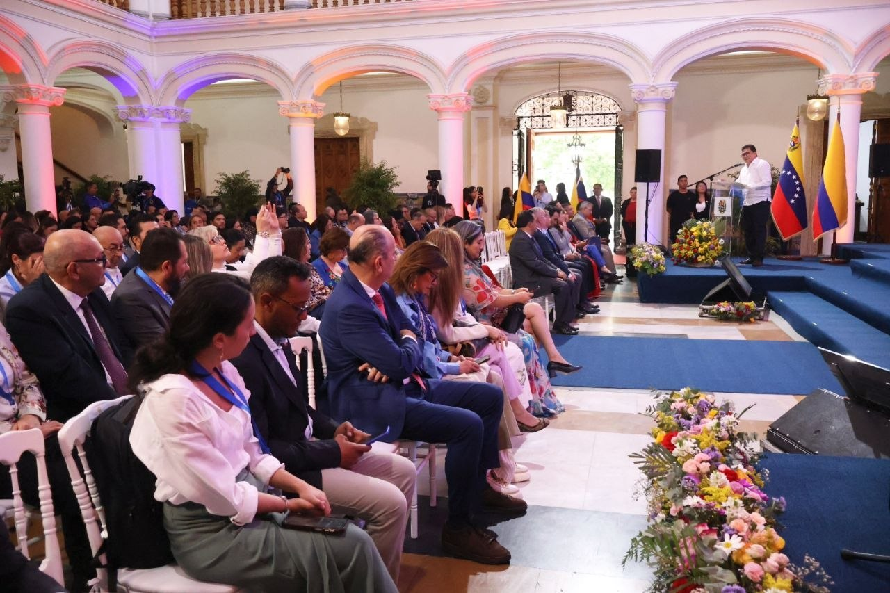 Venezuela y Colombia consolidan ruta de integración en Caracas