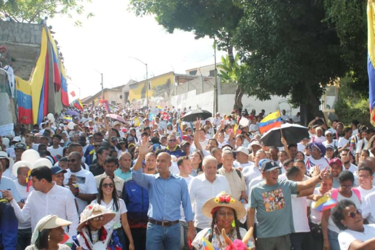 Peregrinación por la Paz recorrió Guarenas, Guatire y Petare