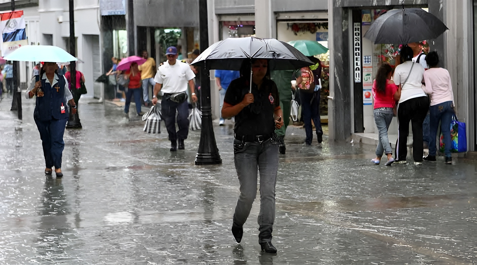 Inameh prevé lluvias y descargas eléctricas producto de una vaguada este viernes