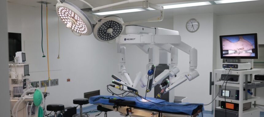 Hospital Universitario de Caracas recibió equipos de última generación
