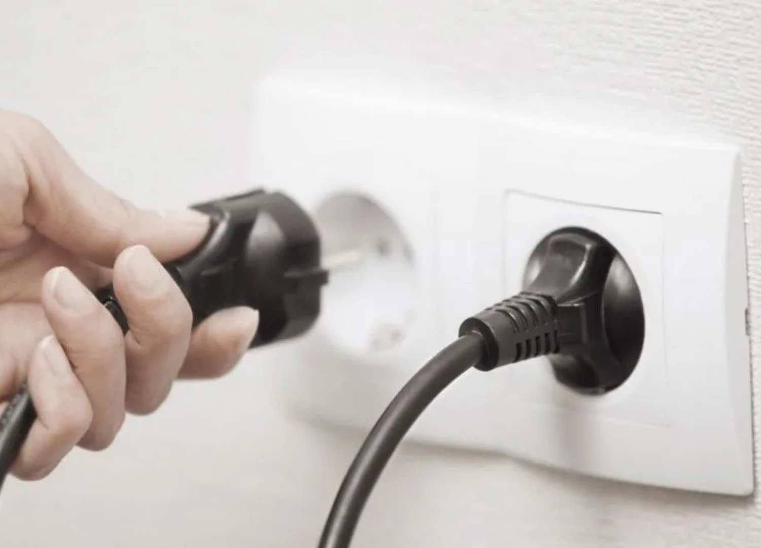 Ministro Alcalá: Alto consumo de energía eléctrica se debe al desarrollo económico y a factores climáticos