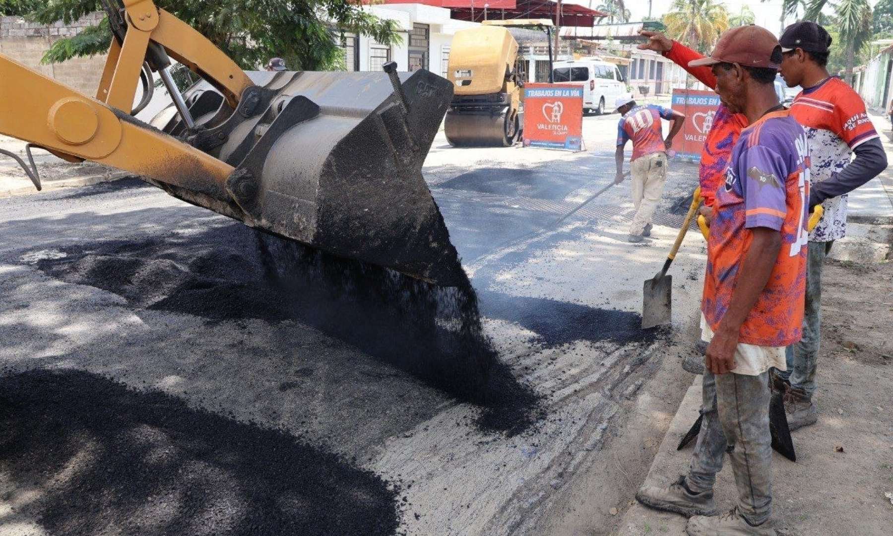 Avanza plan de asfaltado en Las Quintas de Flor Amarillo de Valencia